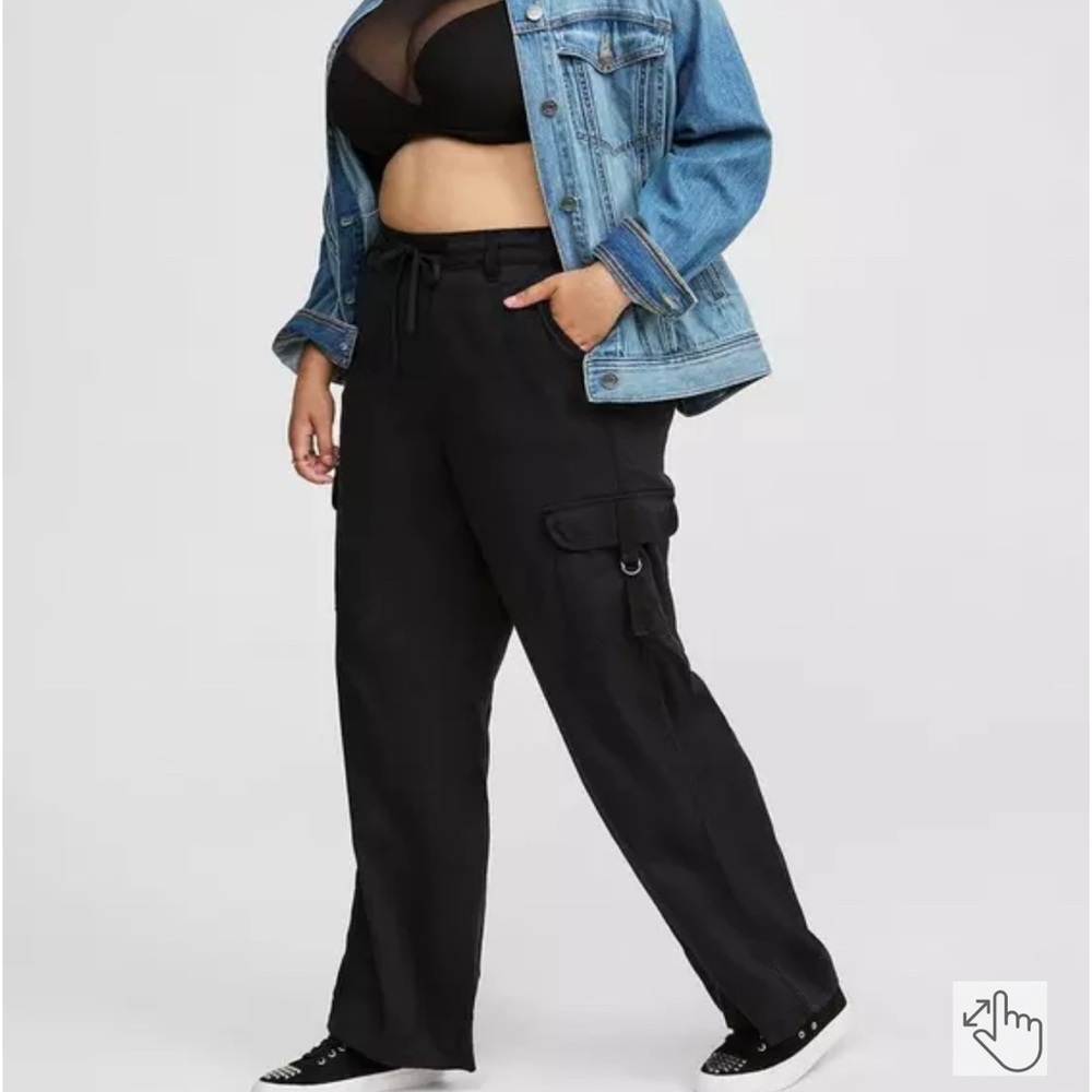 Torrid Pull-On Weekend Wide Leg Cargo Pant NWT